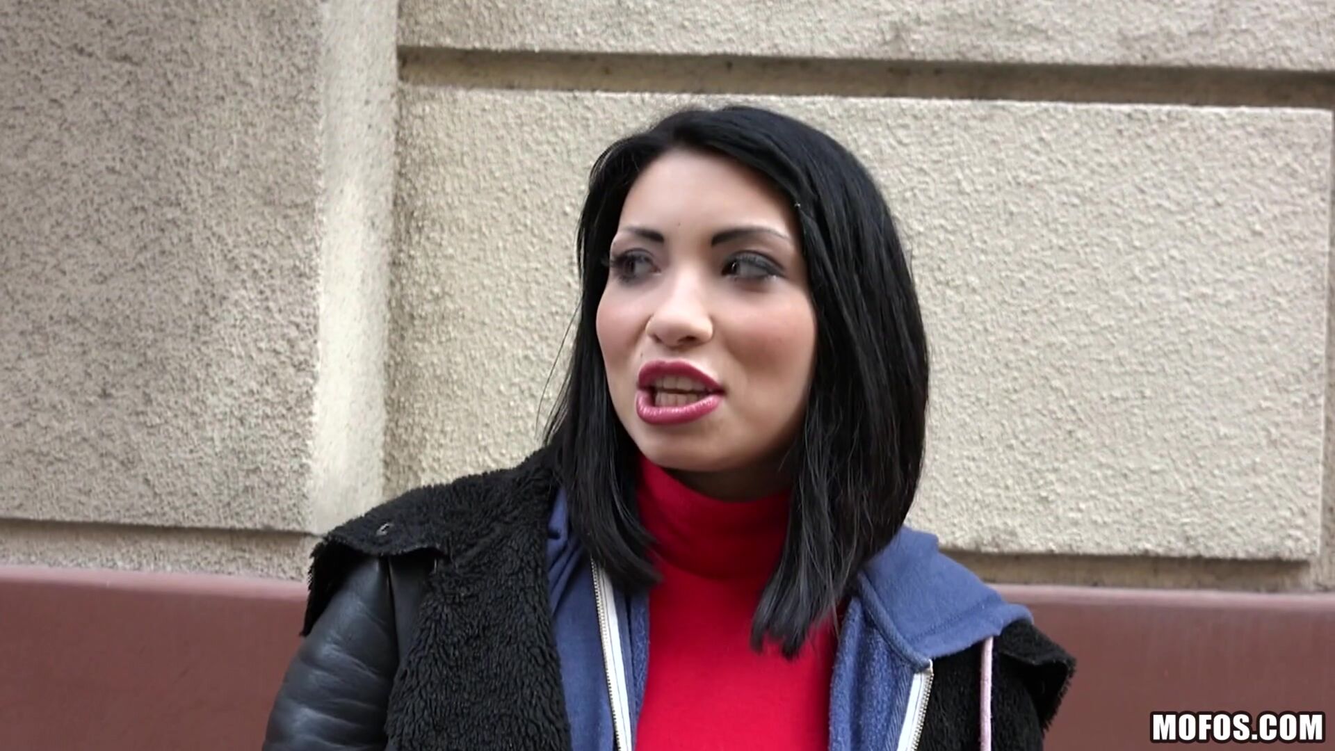 Naughty Tourist Sucks Dick for Cash