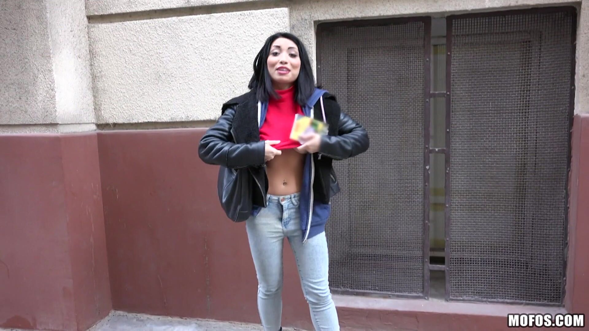 Naughty Tourist Sucks Dick for Cash