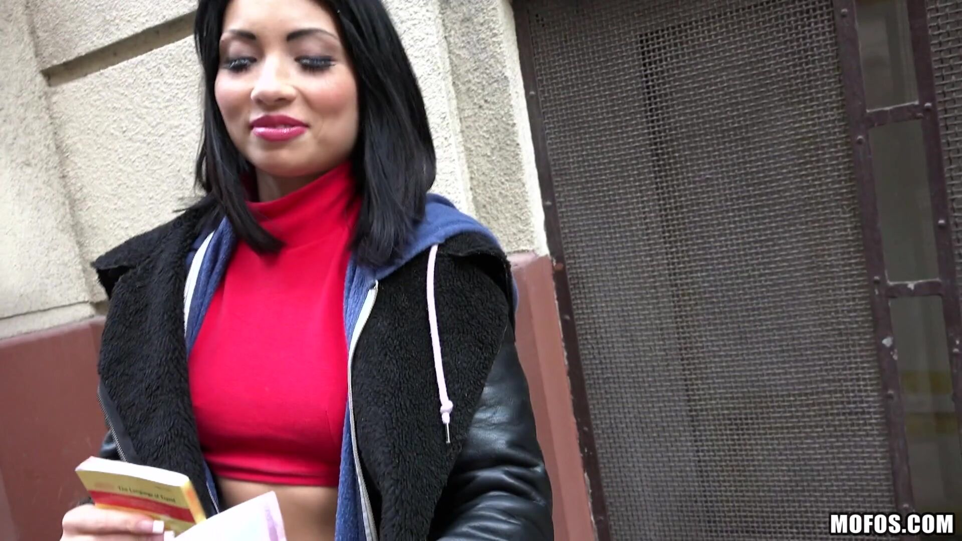 Naughty Tourist Sucks Dick for Cash