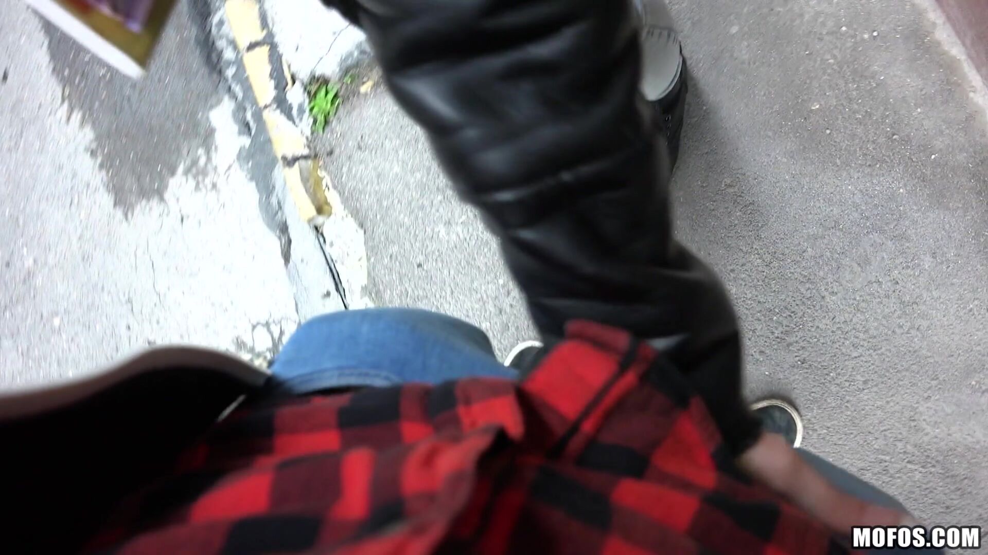 Naughty Tourist Sucks Dick for Cash