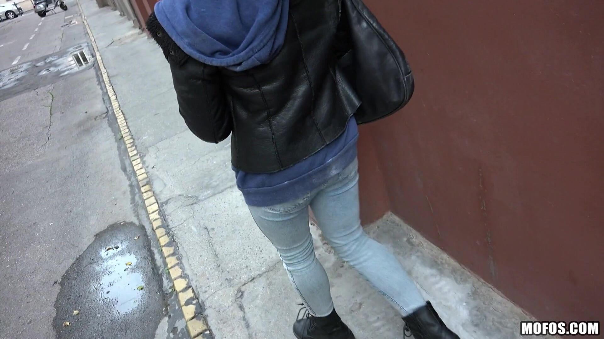 Naughty Tourist Sucks Dick for Cash