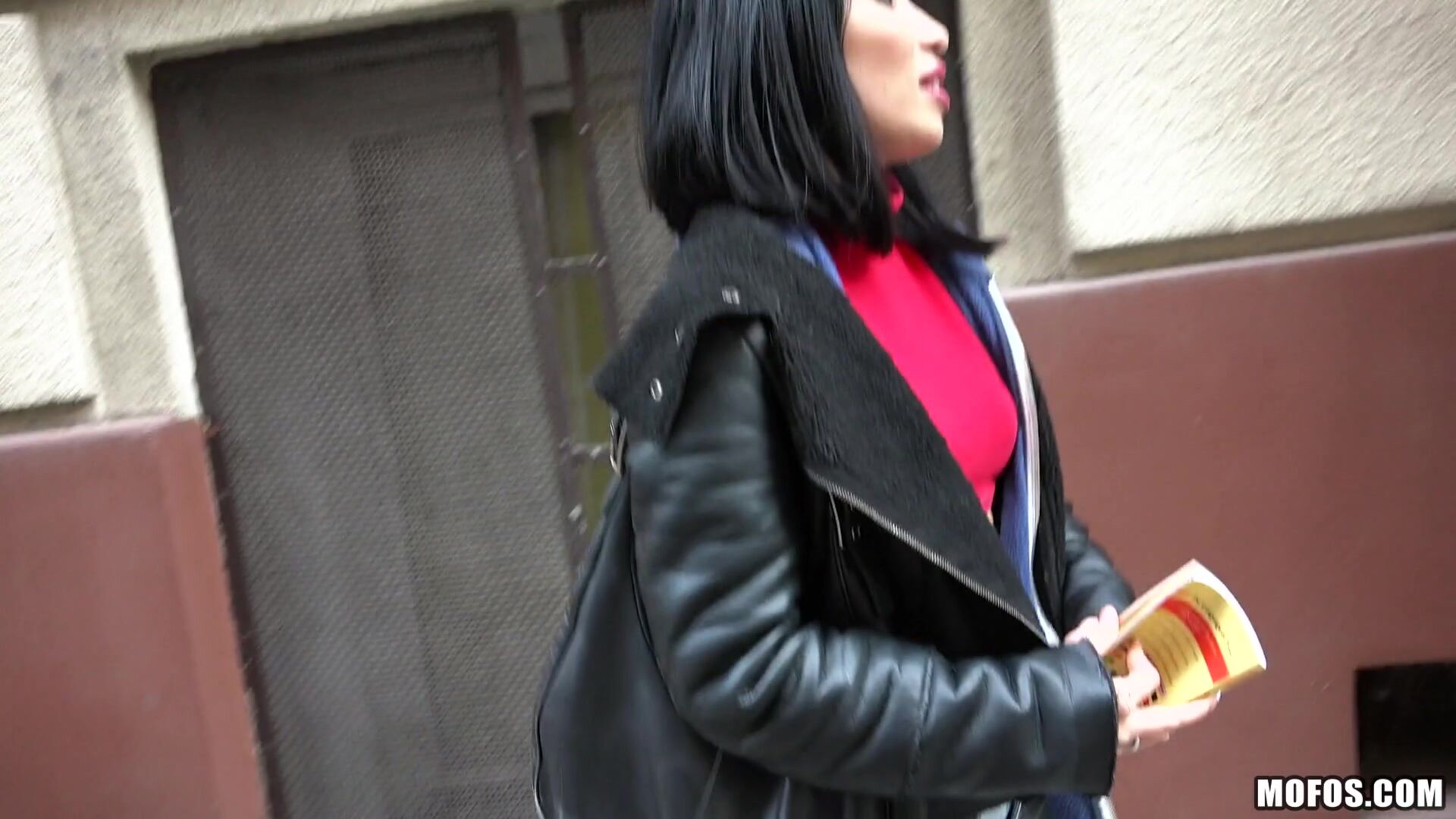 Naughty Tourist Sucks Dick for Cash