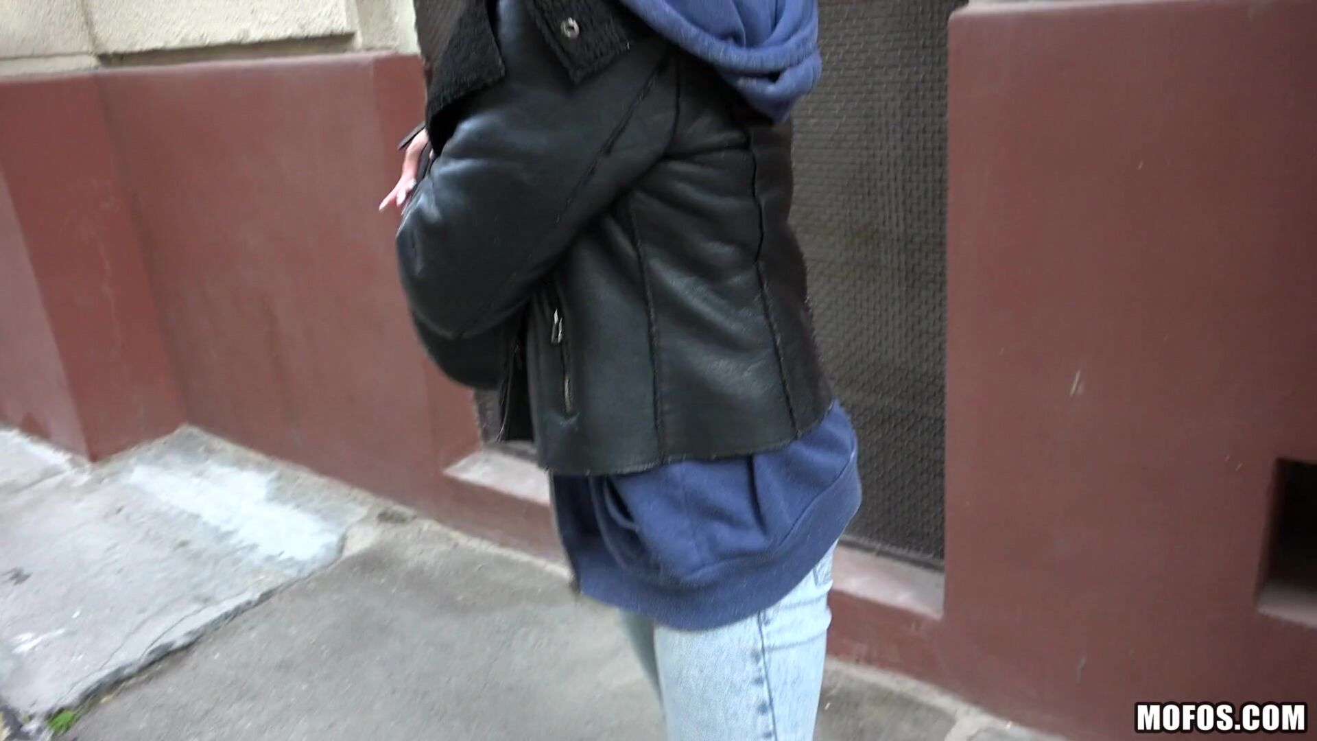 Naughty Tourist Sucks Dick for Cash