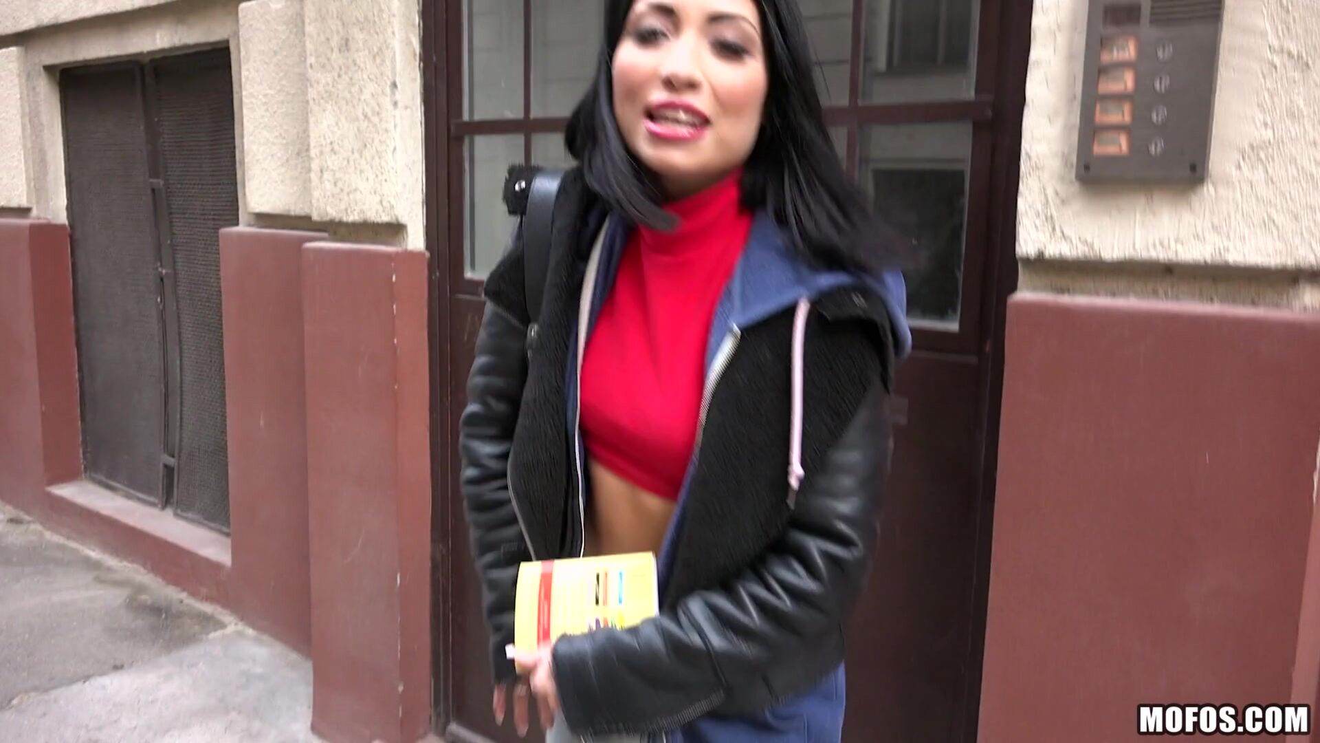 Naughty Tourist Sucks Dick for Cash