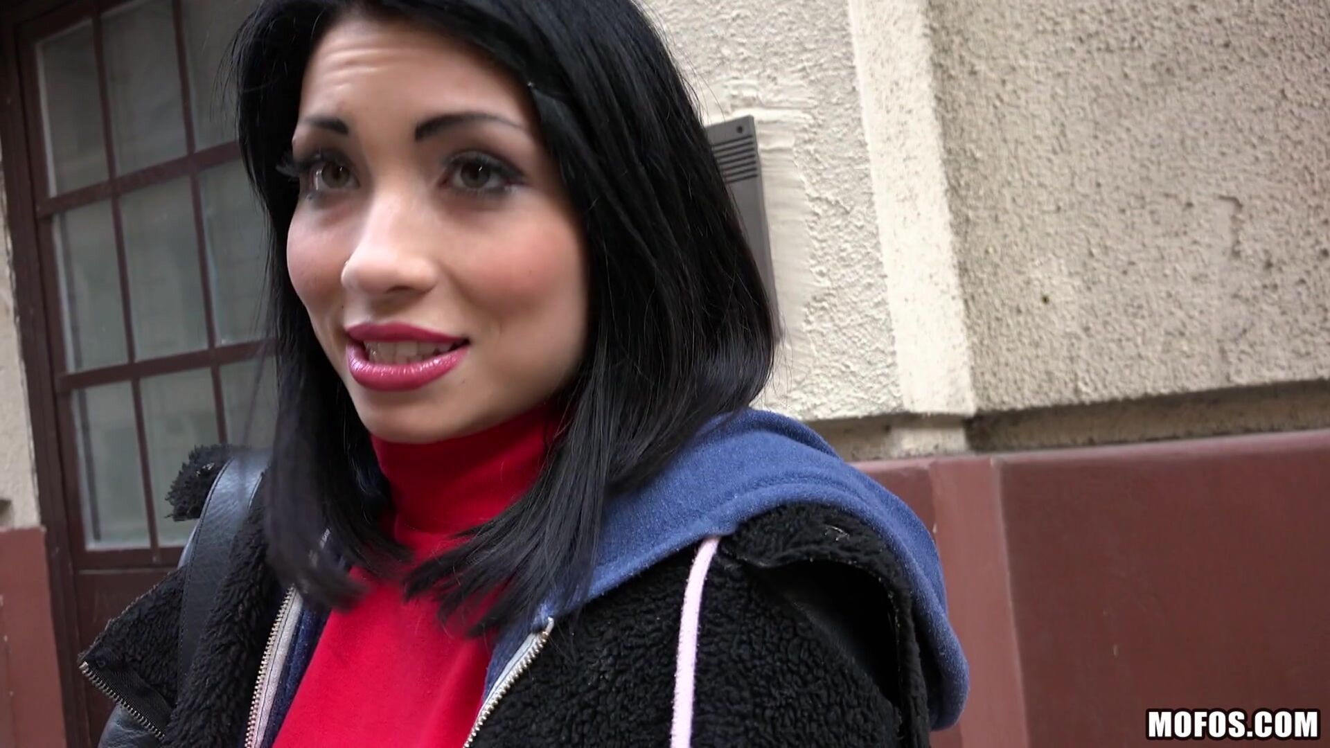 Naughty Tourist Sucks Dick for Cash