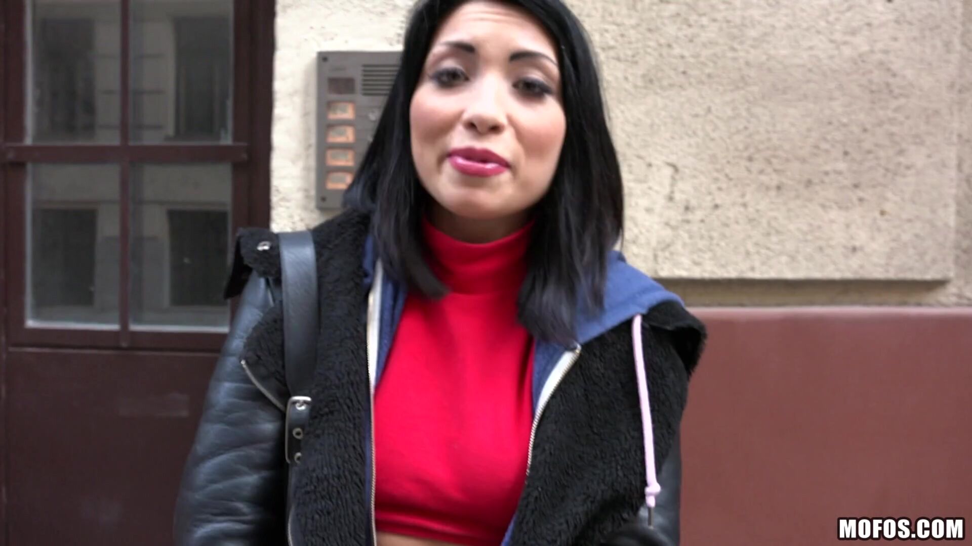 Naughty Tourist Sucks Dick for Cash