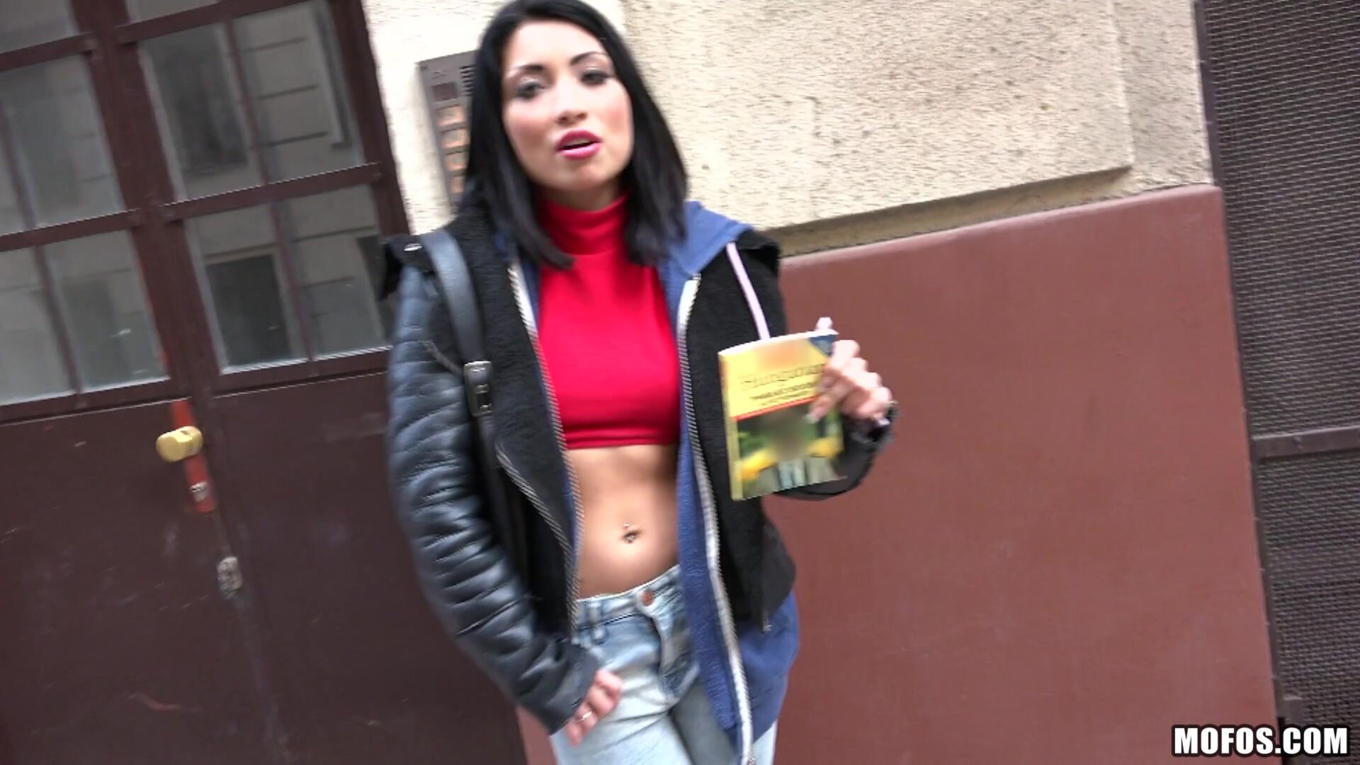 Naughty Tourist Sucks Dick for Cash