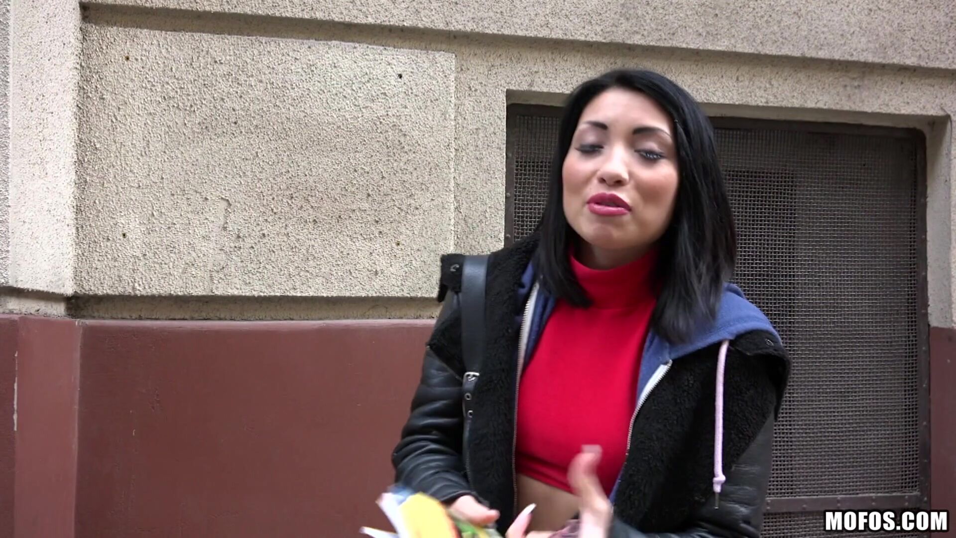 Naughty Tourist Sucks Dick for Cash