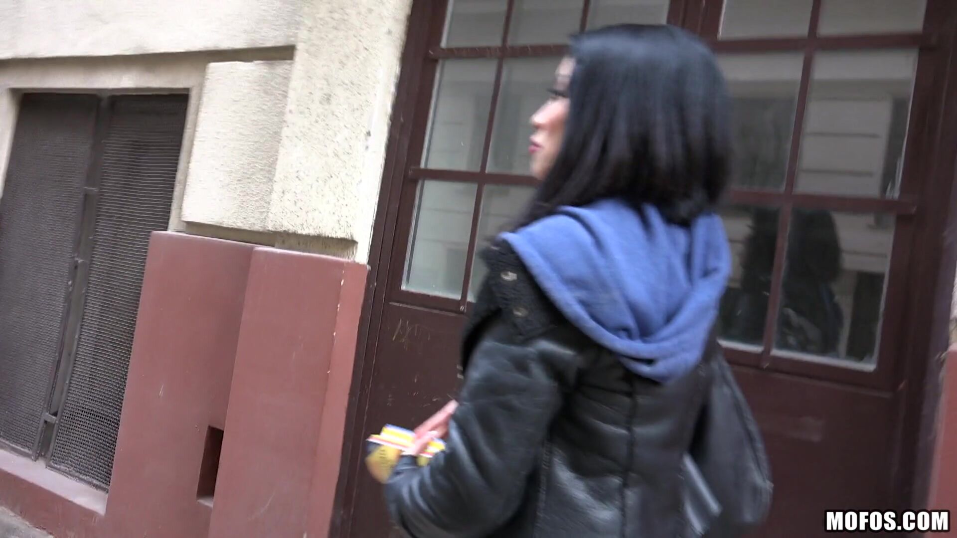 Naughty Tourist Sucks Dick for Cash