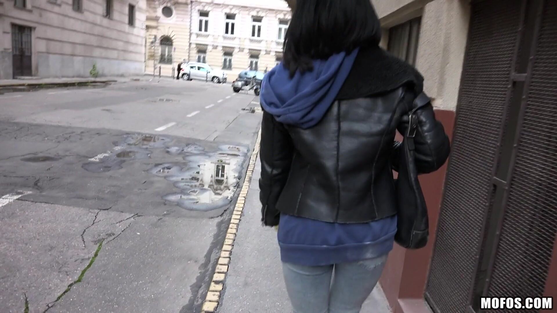 Naughty Tourist Sucks Dick for Cash