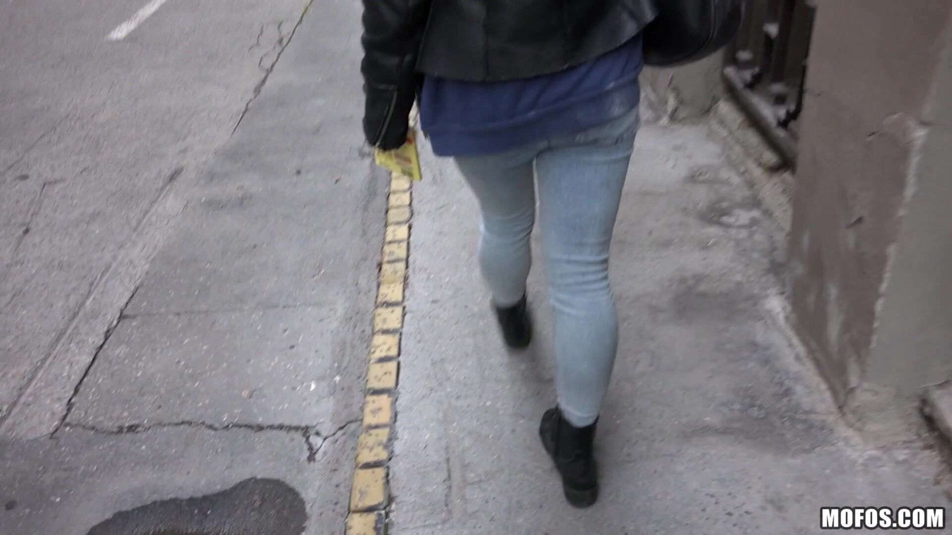 Naughty Tourist Sucks Dick for Cash