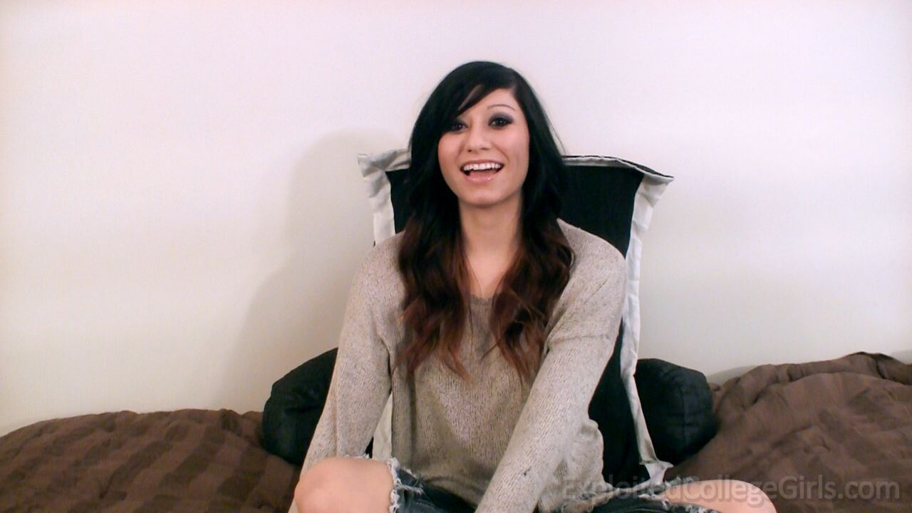 Mandy Fucking and Squirting