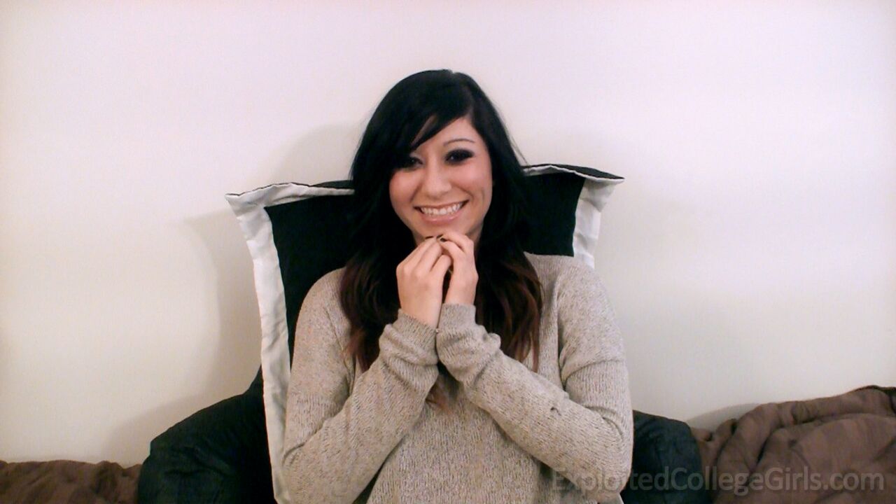 Mandy Fucking and Squirting