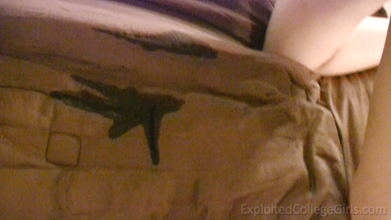 Mandy Fucking and Squirting