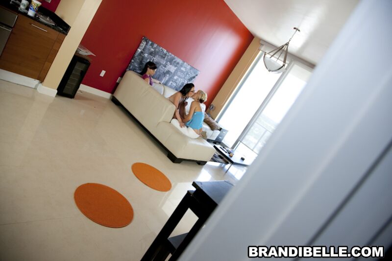 Makeout Party With a Twist!