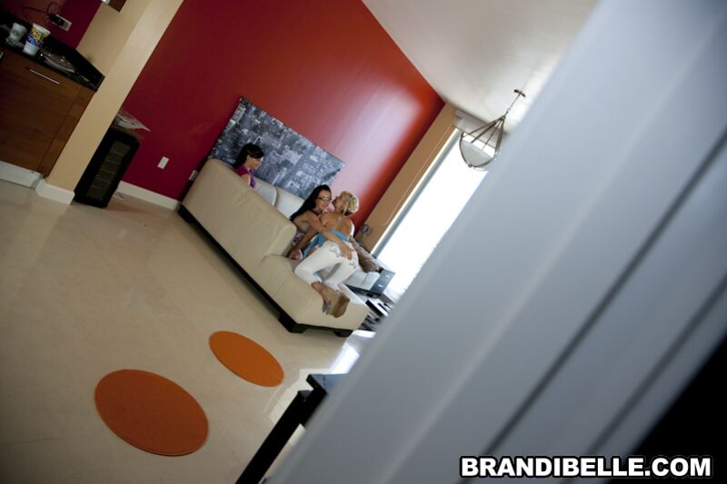 Makeout Party With a Twist!