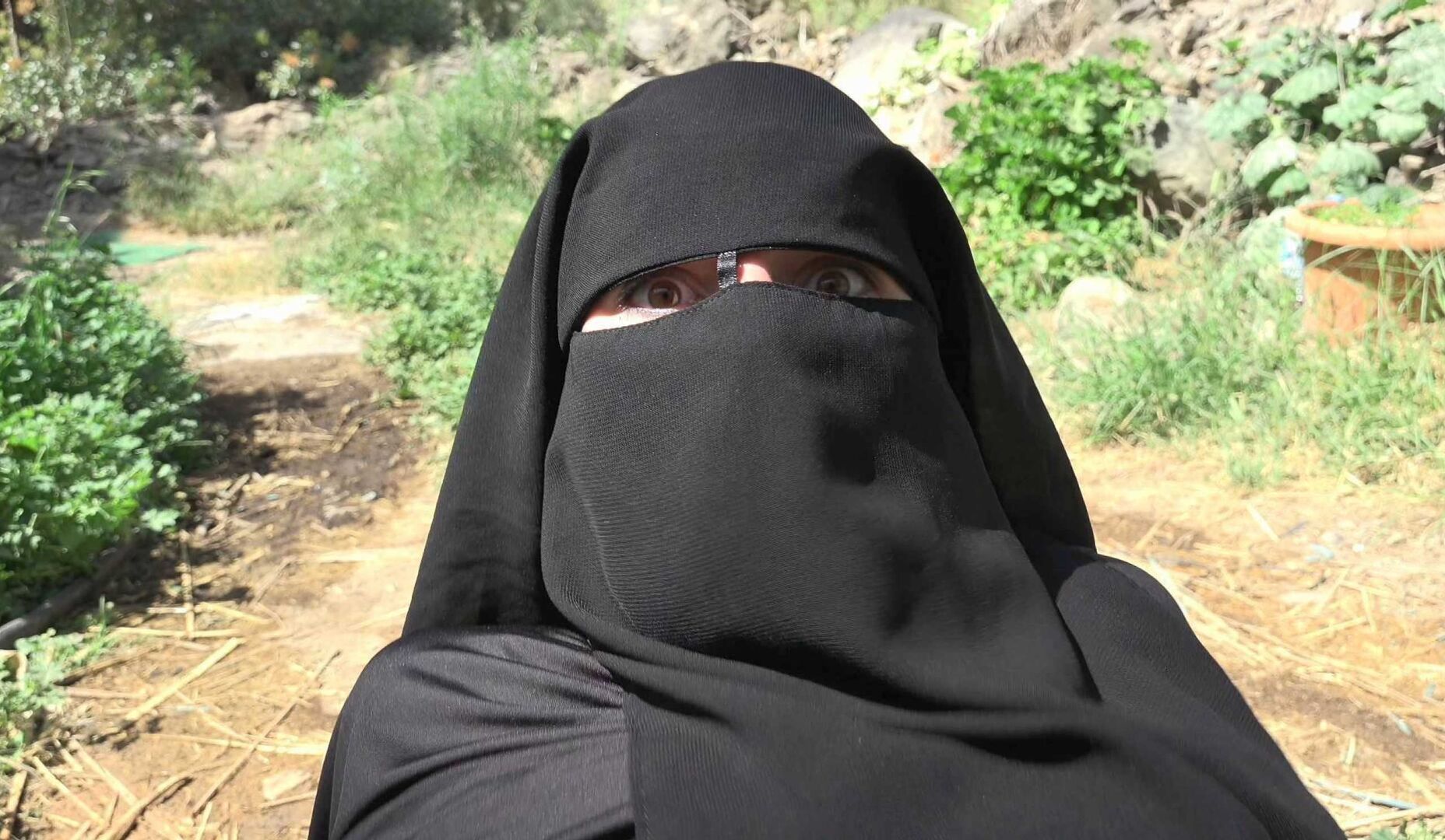 Cum on her niqab