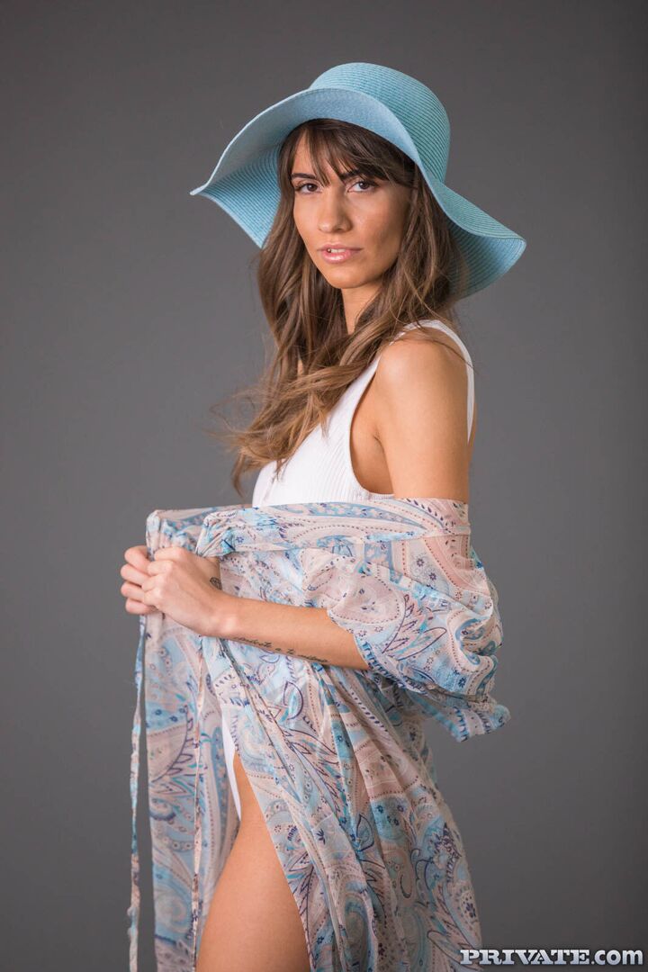 Lili Charmelle, How to Seduce a Model