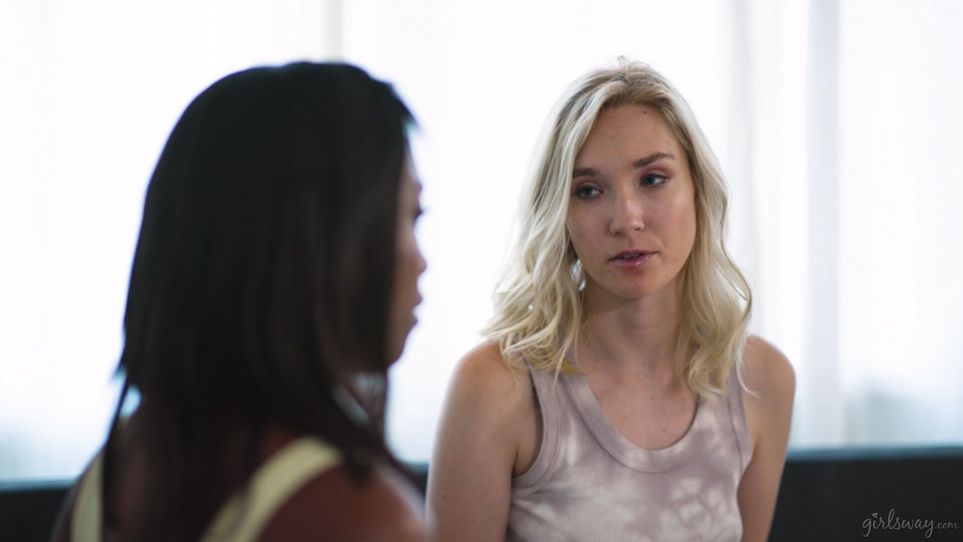 Being Discreet At Dinner